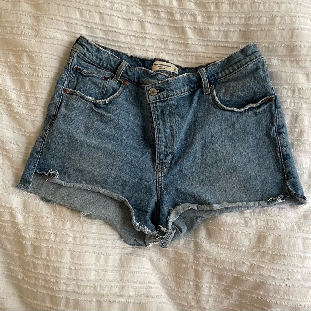 abercrombie & fitch the mom short (high rise)